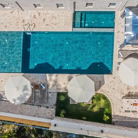 Villa Avantgarde-2 *